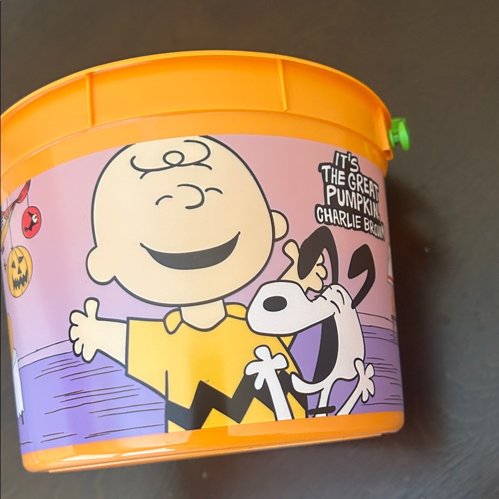 McDonald’s It’s the great pumpkin, Charlie Brown bucket - Picture 6 of 7
